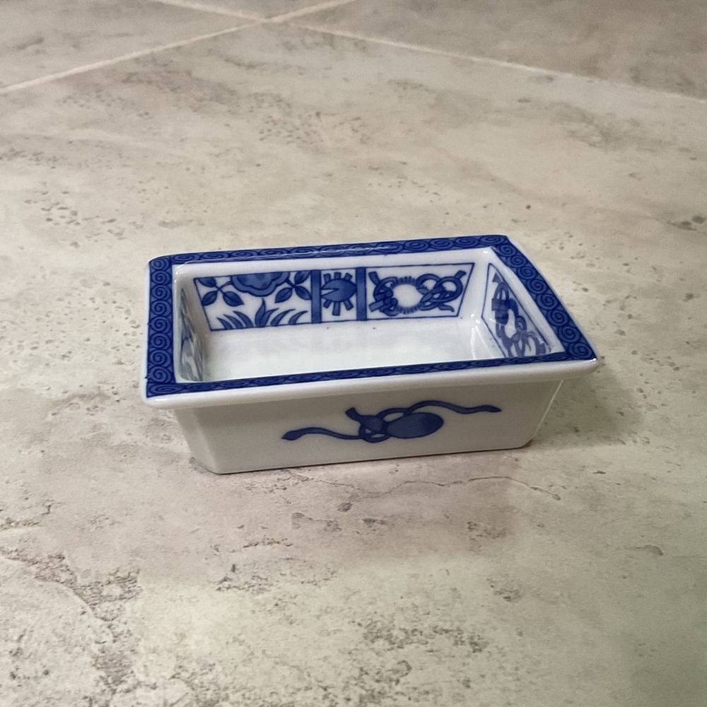 Set of 2 Blue and White Ceramic Rectangular Soy Sauce Dipping Dishes Asian Style